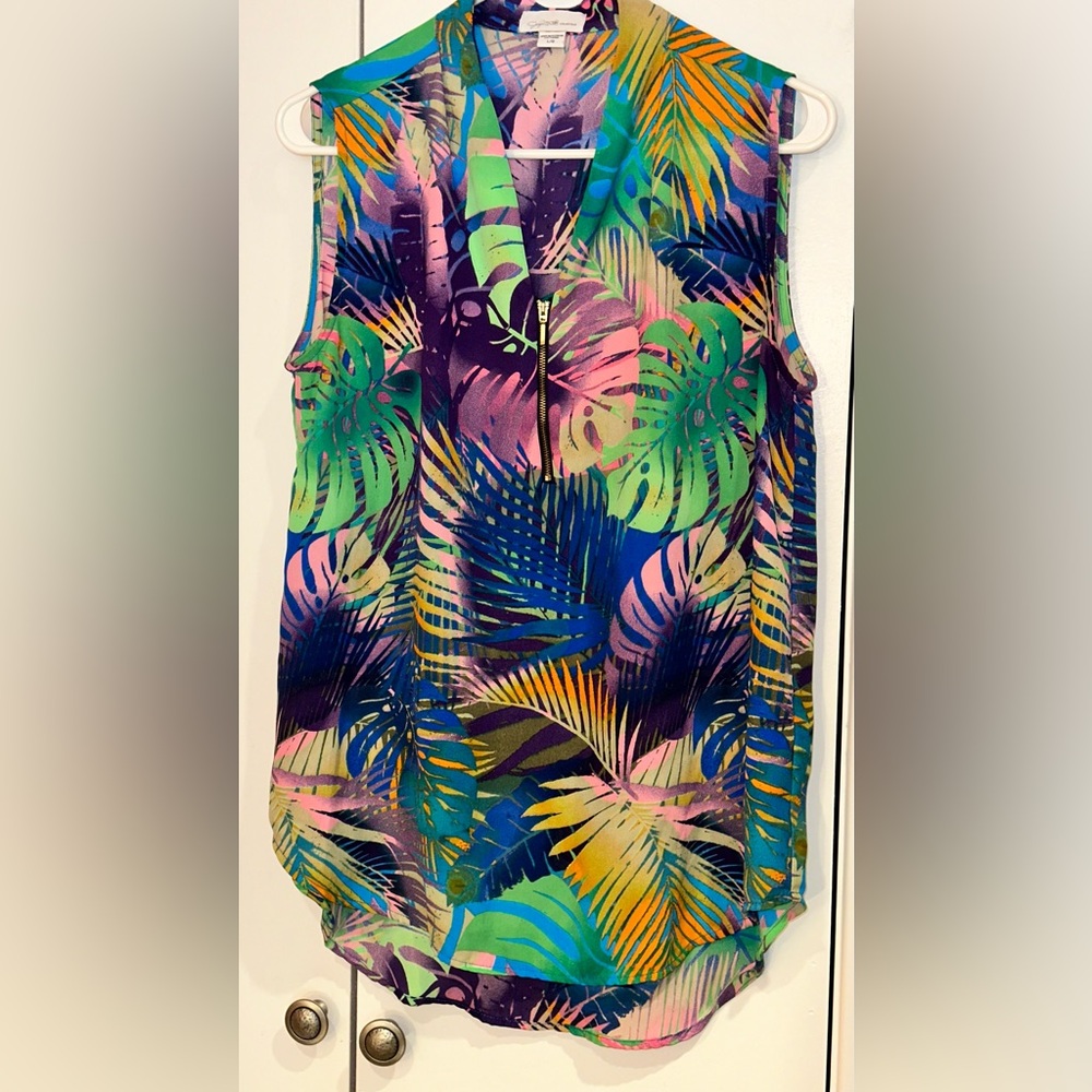 Jaclyn Smith Collection Tropical Sleeveless Blouse. Size L - Picture 2 of 6
